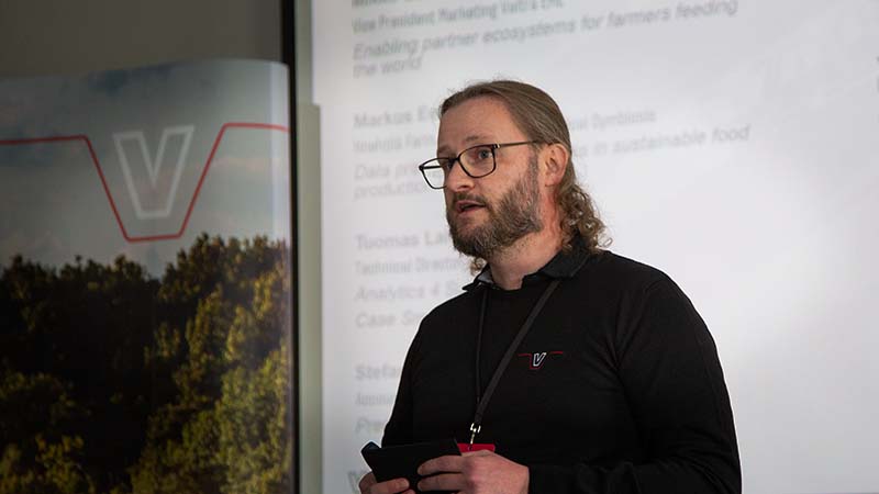 Valtra-Communications Specialist-02_800x450.jpg