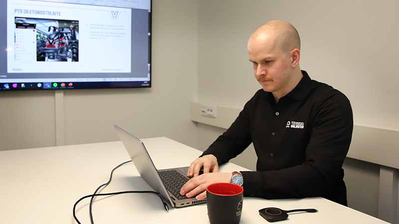 Valtra-Digital-Marketing-Specialist_01_800x450.jpg