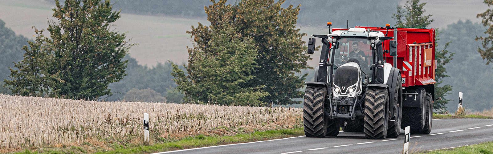 valtra.coach-talking-tractor-demo_desktop-header.jpg