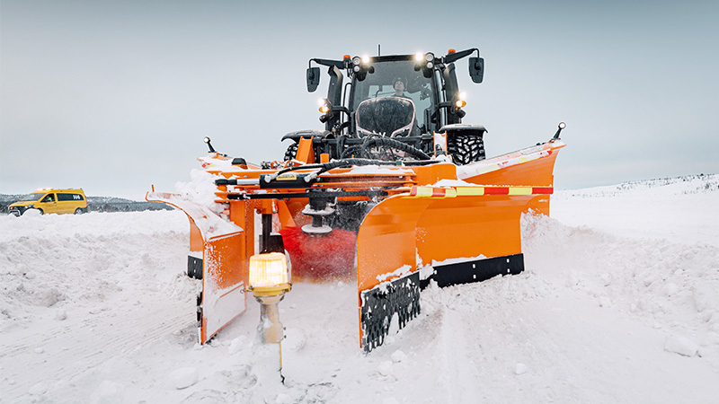 Valtra-Unlimited-Aviation-2_800x450.jpg