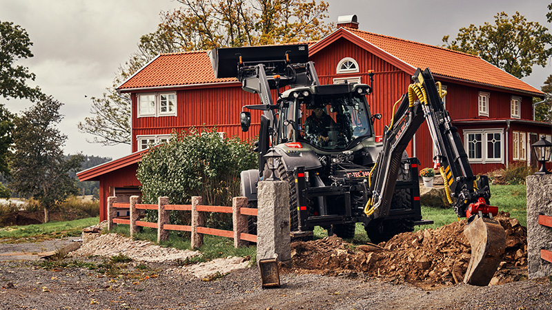 Valtra-Unlimited-Excavator-1_800x450.jpg