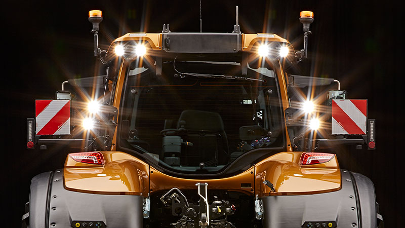 Valtra-Unlimited-work-lights-08-800x450.jpg