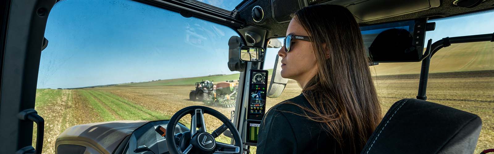 Valtra-s-series-business-class-comfort_1600x500.jpg