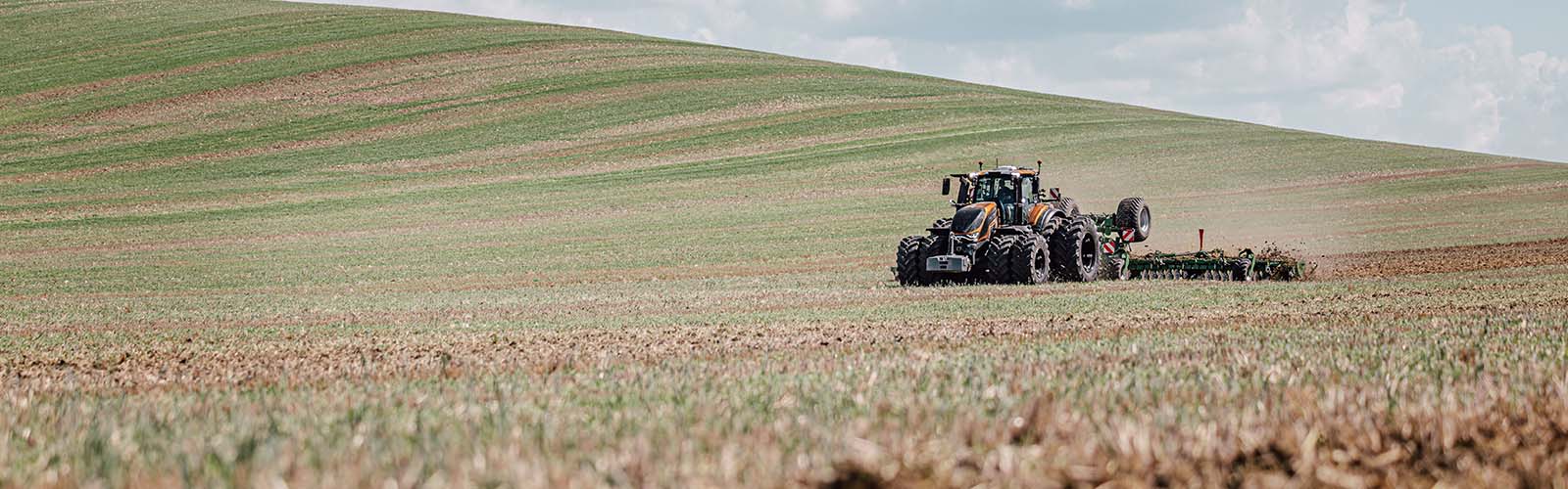 valtra-s-series-comfort-better-soil_1600x500.jpg