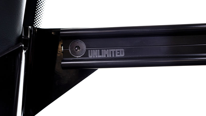 The siderail of the Valtra Unlimited right hand siderail