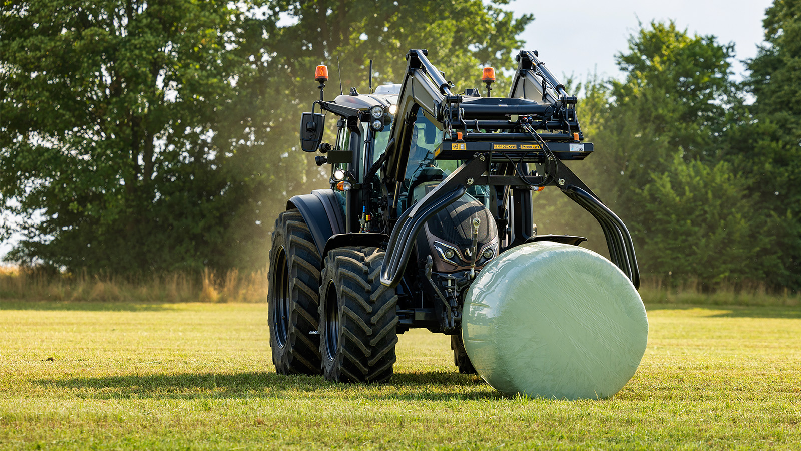 valtra-g-series-customisation-made-easy_1600x900.jpg