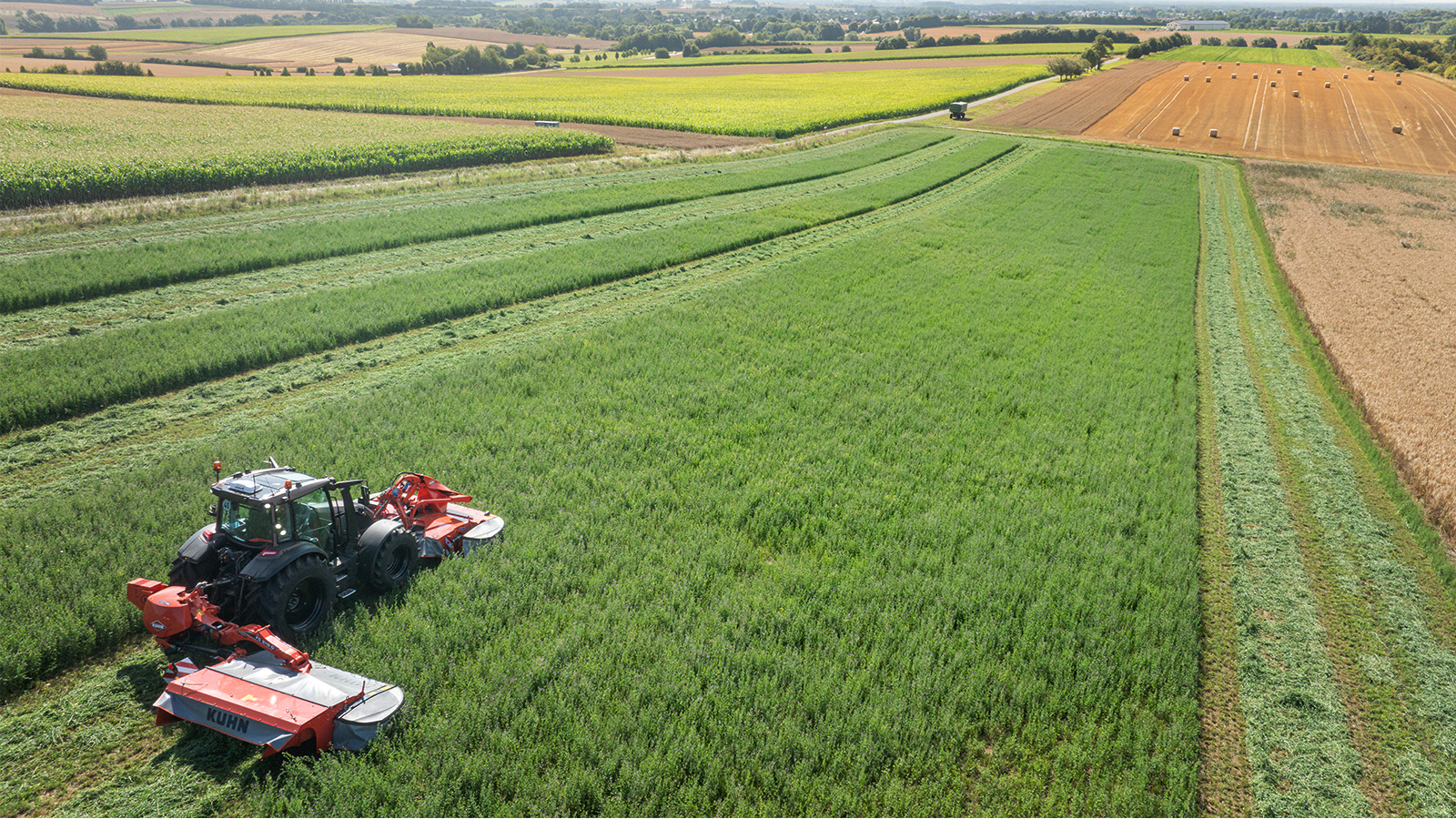 valtra-g-series-smart-farming-tractor_1600x900.jpg
