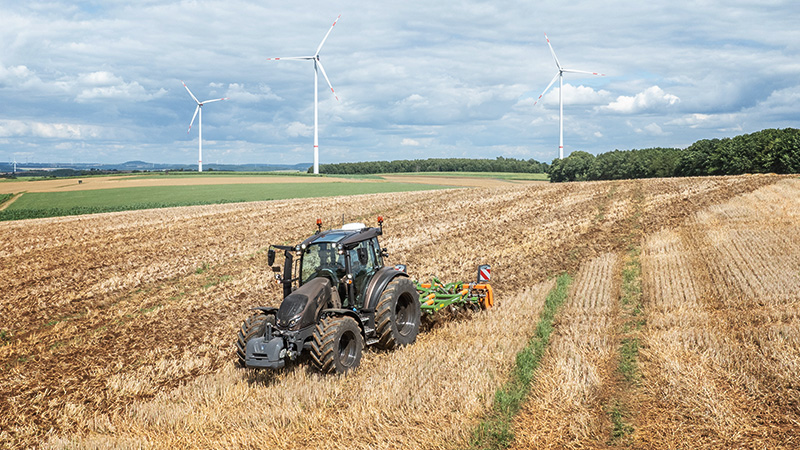 valtra-g-series-with-valtra-guide_450x800.jpg