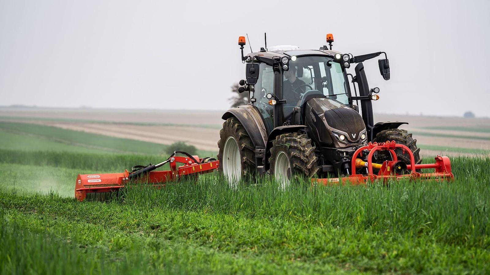 valtra-g-series-wins-tractor-of-the-year-award-1600x900.jpg