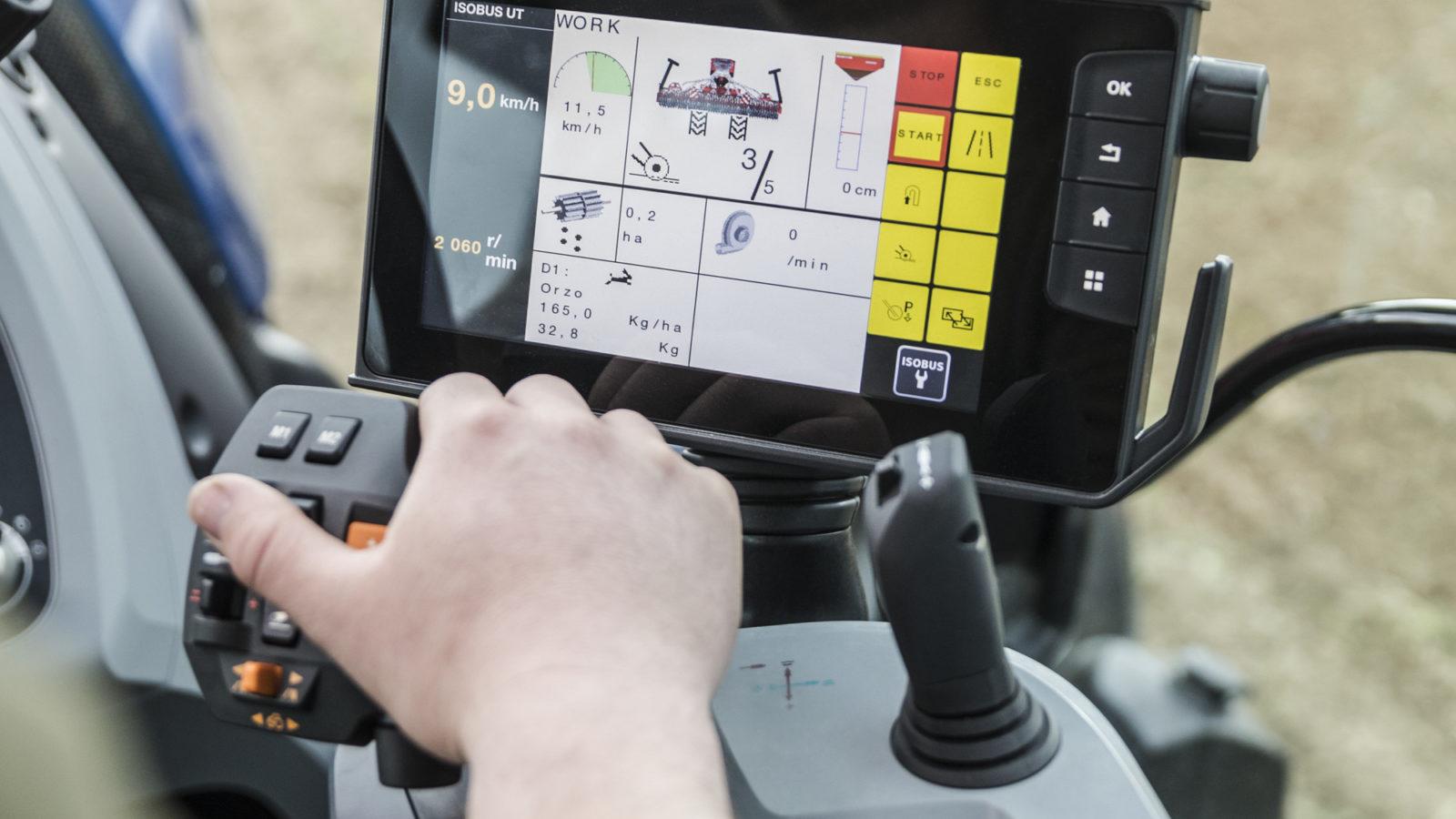 Valtra-SmartTouch-tractor-terminal-1600x900.jpg