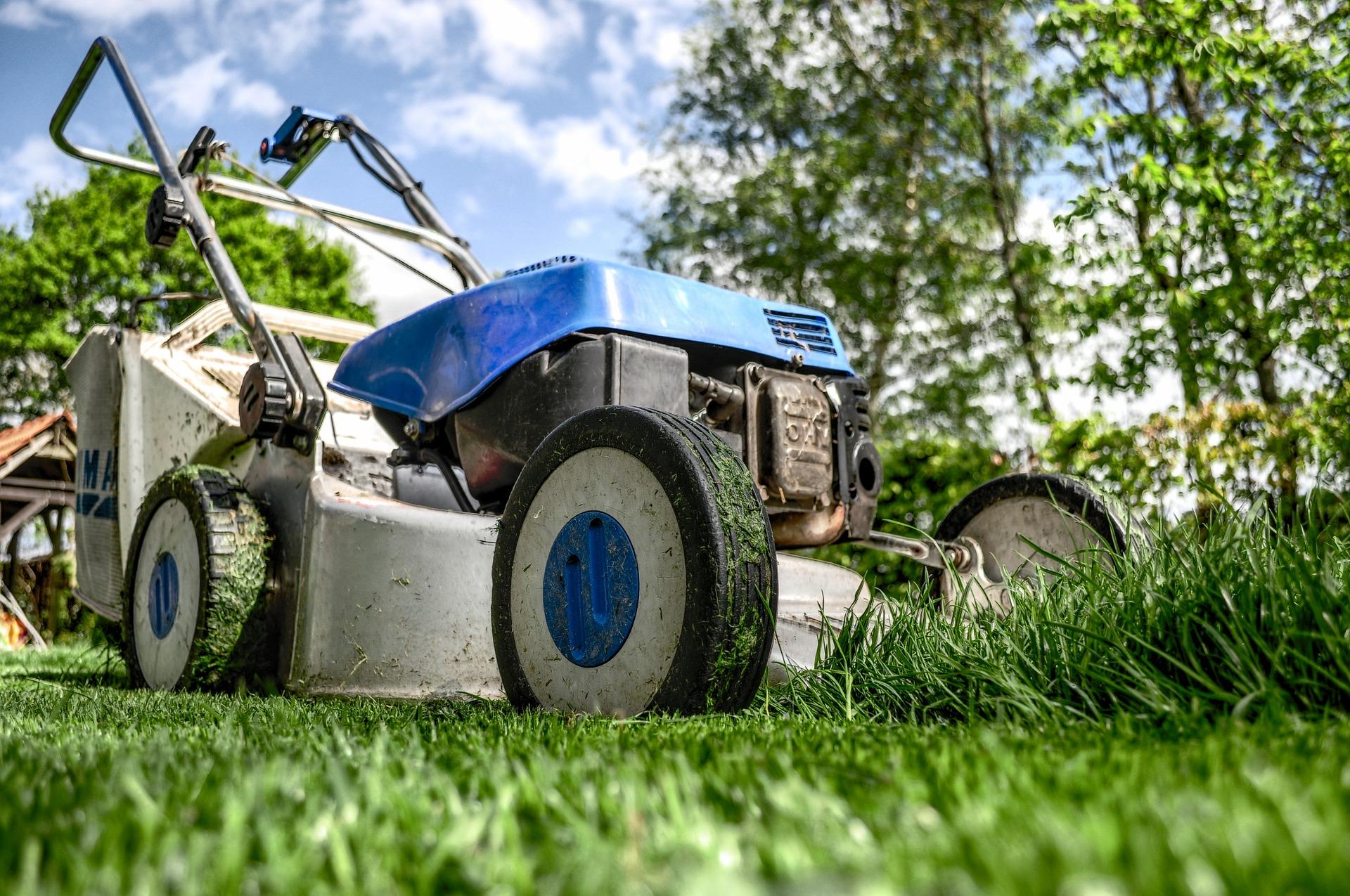Precision farming and mowing with lawnmover have some similarities