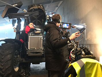 XX_XX_4000_AE_the Crew_NEWROOM_BLOG_355x268_BTS_13.jpg