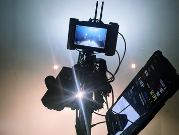 XX_XX_4000_AE_the Crew_NEWROOM_BLOG_355x268_BTS_2.jpg