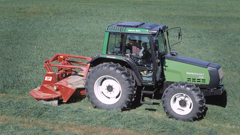 Valtra-Valmet-6400_450x800.png