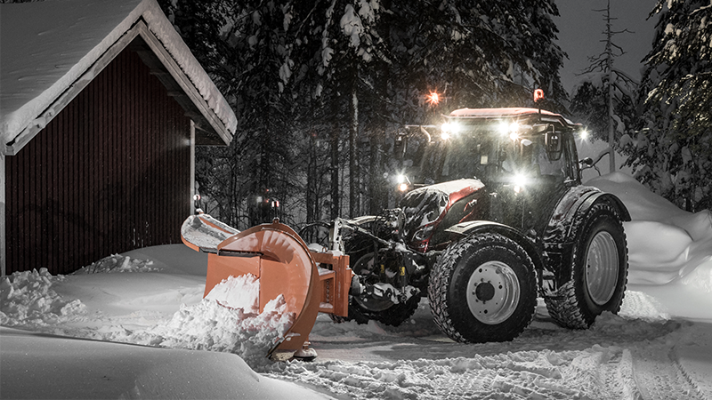 Valtra-n-series-fourth-generation-finland-2015_450x800.png