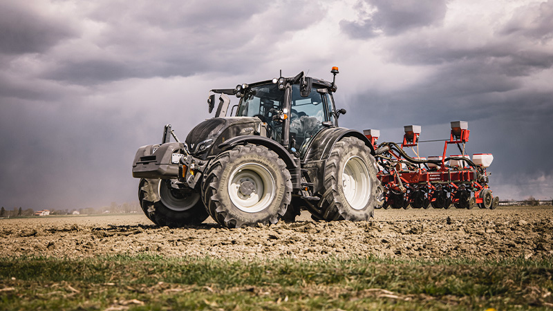 valtra-n-series-tractor-fifth-generation_450x800.jpg